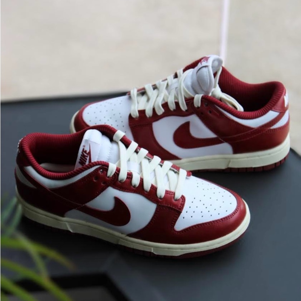 WMNS Nike Dunk Low Premium "Vintage Red"